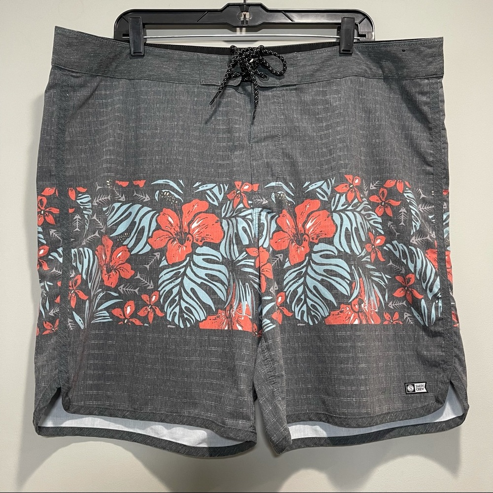 Salty Crew Board shorts Hawaiian style size 40